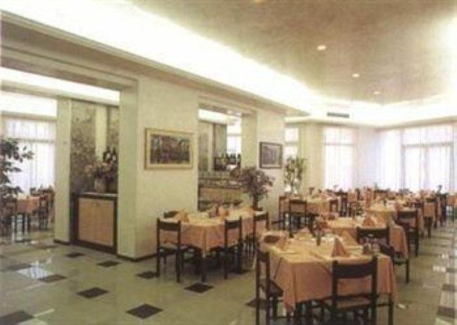 Hotel Colorado ليدو دي يسولو المظهر الخارجي الصورة